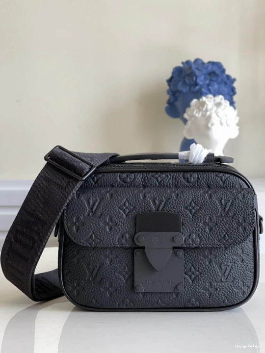 LOUIS LOCK S MESSENGER VUITTON 0726